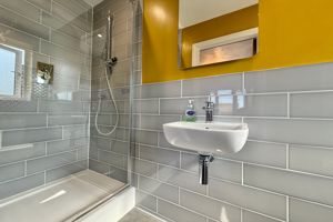 Bedroom 1 En-suite- click for photo gallery